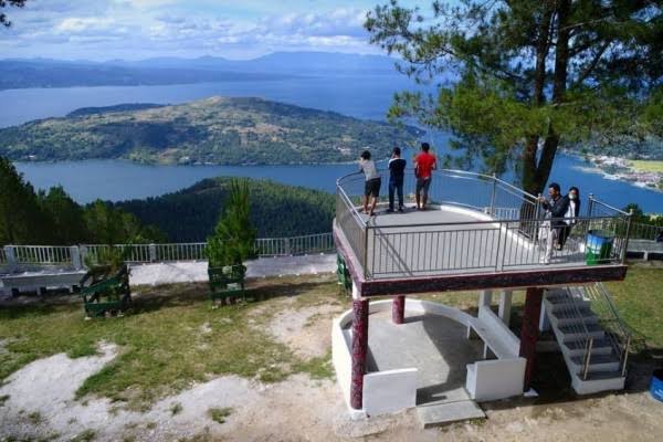 4 Destinasi Wisata Danau Toba yang Mempesona