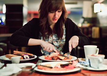 Awas Kena Masalah, Perhatikan Keunikan Cara Makan di Tiap Negara