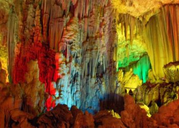 10 Tempat Wisata di Pacitan dengan Nuansa Alami Terbaik