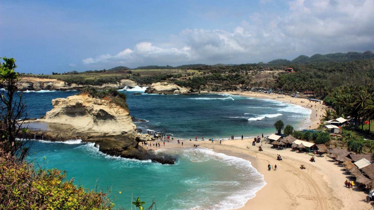 10 Tempat Wisata di Pacitan dengan Nuansa Alami Terbaik 10 Tempat Wisata di Pacitan dengan Nuansa Alami Terbaik