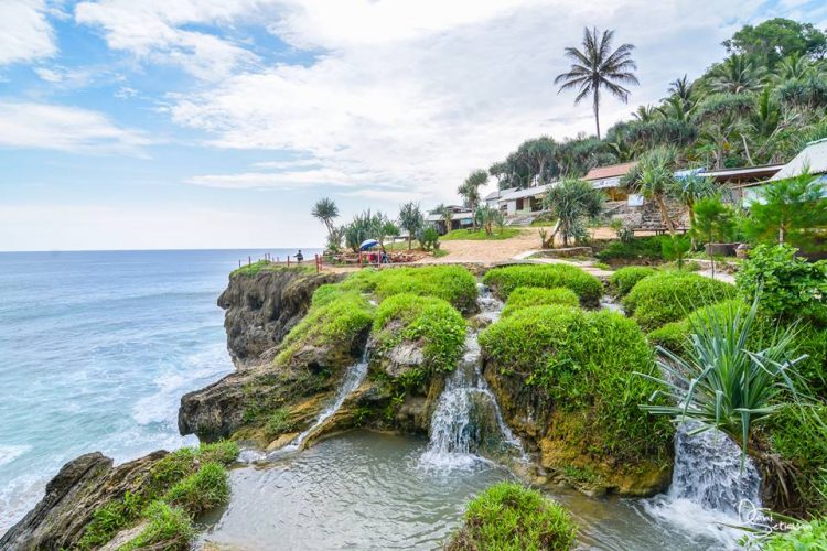 Pantai Banyu Tibo