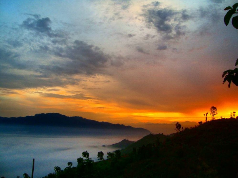 10 Bukit Terbaik di Jawa Timur untuk Menikmati Sore 10 Bukit Terbaik di Jawa Timur untuk Menikmati Sore