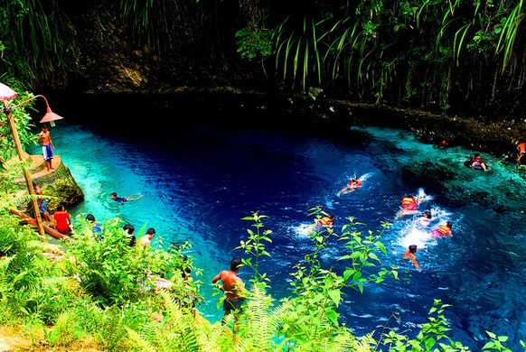 12 Tempat Terindah dengan Pemandangan Air Super Jernih Tempat terindah. Enchanted River.