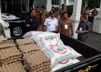 Danau Toba 'Berduka', Walikota Siantar Berangkatkan Sembako Bantuan Pemko Danau Toba 'Berduka', Walikota Siantar Berangkatkan Sembako Bantuan Pemko