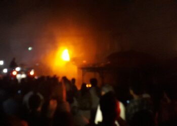 Ruko di Seputaran Pajak Parluasan Terbakar. Jalan TB Simatupang Becek, ini Sebabnya...