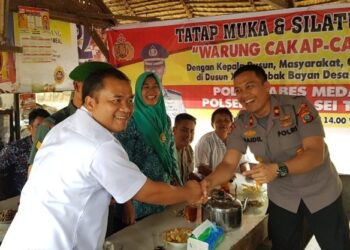 Kapolsek Percut Sei Tuan Hadiri Acara 'Warung Cakap-Cakap' di Warung Kopi Bu Eni