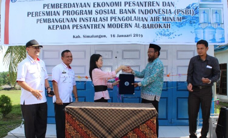 BI Pematangsiantar Serahkan Bantuan Instalasi Air Minum ke Pesantren Al-Barokah