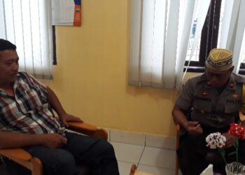 Ditanya Soal Uang Cabut Perkara, Kapolsek Siantar Barat dan Kanitnya Kompak Senyum Ditanya Soal Uang Cabut Perkara, Kapolsek Siantar Barat dan Kanitnya Kompak Senyum
