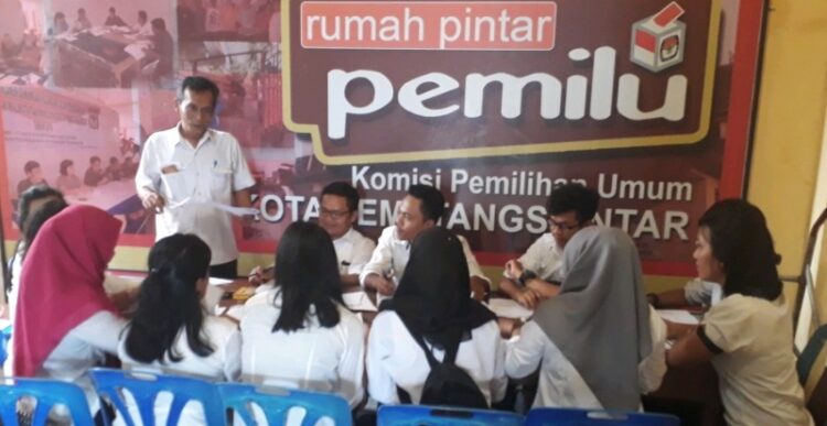 KPU Kota Pematangsiantar Melakukan Orientasi terhadap 25 Operator Aplikasi SITUNG KPU Kota Pematangsiantar Melakukan Orientasi terhadap 25 Operator Aplikasi SITUNG