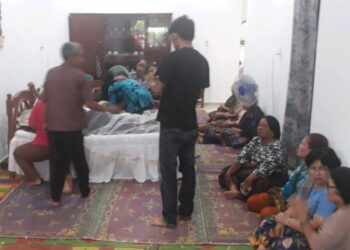 Diduga Kelelahan, Ketua KPPS TPS 12 Suka Dame Walmen Butar-butar Meninggal Dunia Diduga Kelelahan, Ketua KPPS TPS 12 Suka Dame Walmen Butar-butar Meninggal Dunia