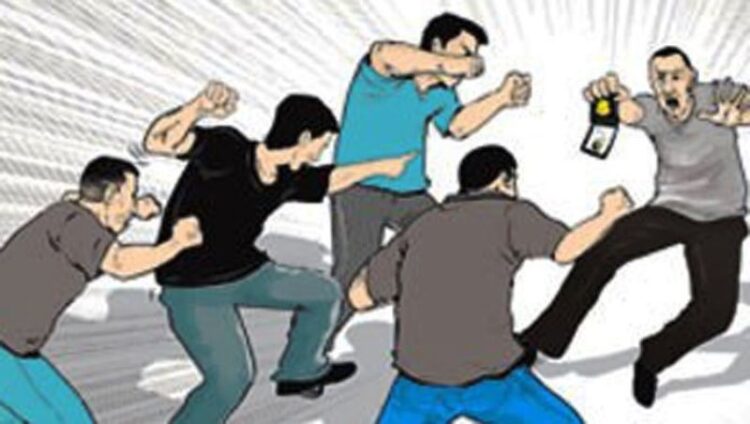 Foto ilustrasi Polisi dikeroyok. Sumber: radarcirebon.com. (*/tsp)