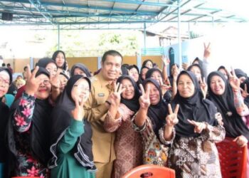 Tinjau Budidaya Jangkrik Hingga Kunjungi Warga Sakit, Hefriansyah Keliling Kecamatan