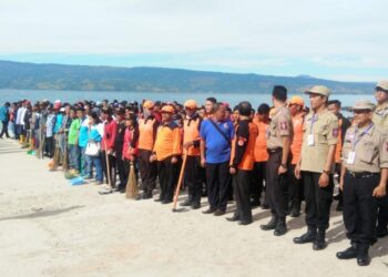 Bhakti Sosial Pembersihan Dermaga Tigaras, Satpol PP Siantar Kirim 31 Personil Bhakti Sosial Pembersihan Dermaga Tigaras, Satpol PP Siantar Kirim 31 Personil
