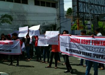Tuntut Tuntaskan Kasus Korupsi di Kota Siantar, Massa LTP Gelar Aksi Unjuk Rasa