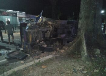 Tabrak Pohon di Jalan Parapat, Karya Agung Terbalik, Sopirnya Kabur. Ini Data Korbannya...