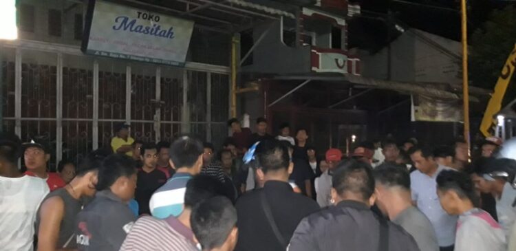 Suasana di Jalan SM Raja Kota Sibolga setelah terjadi kecelakaan maut. (ist/tsp)