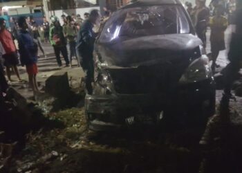 Avanza ini Seruduk Scoopy dan Warung di Jalan Justin Sihombing, Sopirnya Kabur