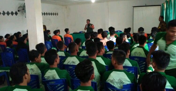 Koramil 01/Siantar Utara Sampaikan Materi Wawasan Kebangsaan di SMA Trisakti Koramil 01/Siantar Utara Sampaikan Materi Wawasan Kebangsaan di SMA Trisakti