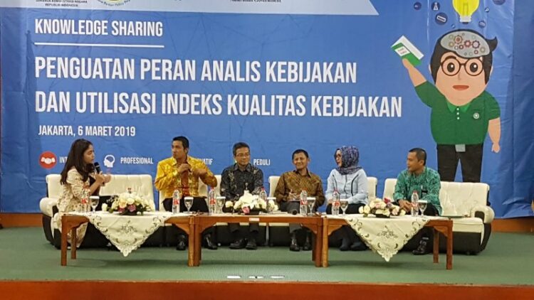 Dinilai Berhasil Tingkatkan PAD, Walikota Siantar Terima Penghargaan dari LAN RI