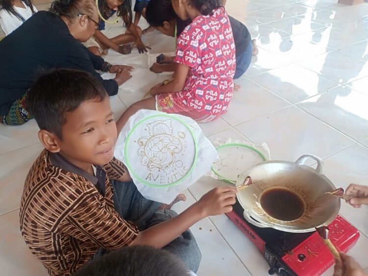 Mayjen (Purn) Sumiharjo Pakpahan Lanjutkan Pelatihan Membatik ke Kabupaten Simalungun