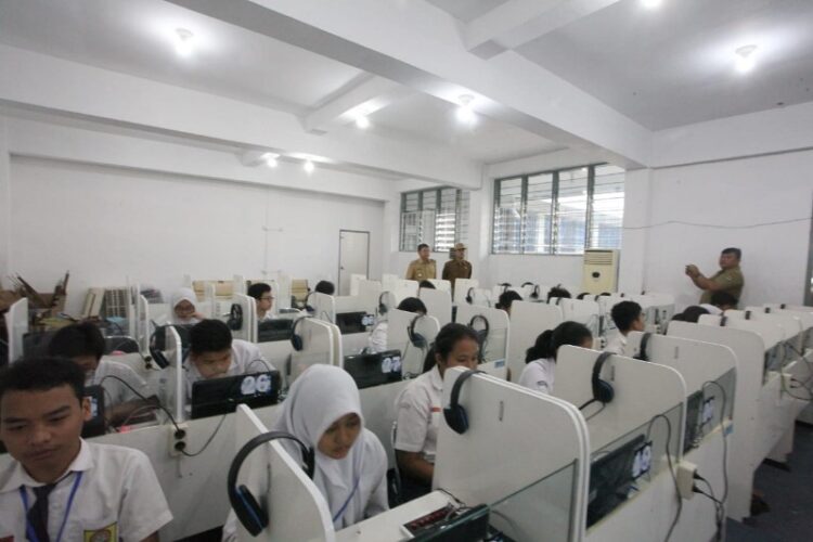 Hari Pertama UNBK SMP di Pematangsiantar, Jaringan Listrik dan Jaringan Internet Aman