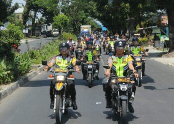 Jelang Putusan MK, Kapolres Pematangsiantar Pimpin Patroli Skala Besar Jelang Putusan MK, Kapolres Pematangsiantar Pimpin Patroli Skala Besar