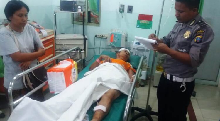 Jalan Kaki, Ibu Pensiunan Guru ini Tertabrak Seorang Pelajar di Jalan Farel Pasaribu