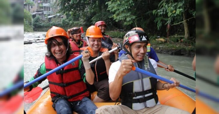 Ikut Uji Coba Arung Jeram, Walikota Siantar Ajak Warga Jaga Kebersihan Sungai Bah Bolon