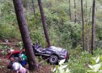 Pulang dari Resepsi Pernikahan, Mobil Rombongan Keluarga Pane Masuk Jurang