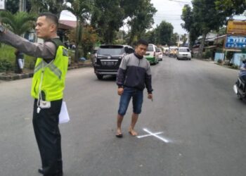 Kecelakaan di Jalan Medan, Seorang Bocah 3 Tahun Terpaksa Dilarikan ke Rumah Sakit Kecelakaan di Jalan Medan, Seorang Bocah 3 Tahun Terpaksa Dilarikan ke Rumah Sakit