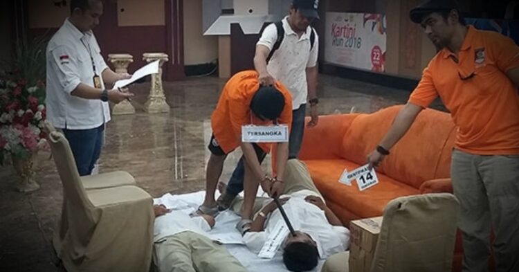 Prarekonstruksi digelar di ruang utama Mapolda Metro Jaya. (int/tsp)