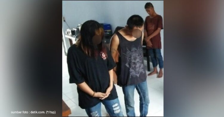 Keburu Digerebek Disaat Lepas Celana, Sepasang Kekasih ini Gagal Berhubungan Intim