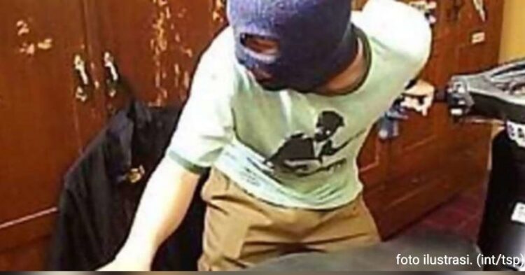 Kepergok Saat Beraksi, S Sitorus Dipermak Massa, Teman Kabur, Sepeda Motornya Tinggal