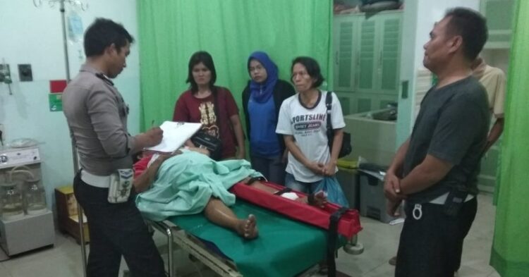Mau Nyeberangi Jalan SM Raja, Ibu Pensiunan Guru ini Ditabrak Pelajar