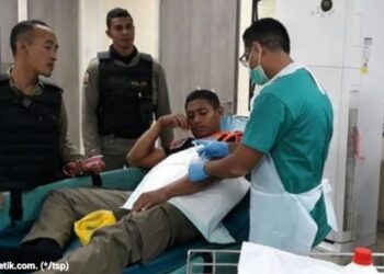 Tertibkan Mobil yang Bongkar Muat, Anggota Satpol PP ini Jadi Korban Pembacokan Tertibkan Mobil yang Bongkar Muat, Anggota Satpol PP ini Jadi Korban Pembacokan