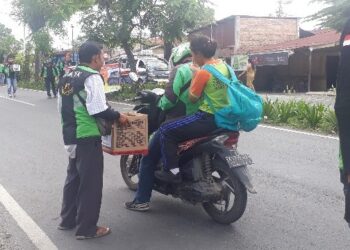 Peduli Korban Kebakaran, Driver Gojek Kota Pematangsiantar Gelar Aksi Kumpulkan Dana Peduli Korban Kebakaran, Driver Gojek Kota Pematangsiantar Gelar Aksi Kumpulkan Dana