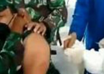 Prajurit TNI Histeris Saat Suntik Vaksin Covid-19