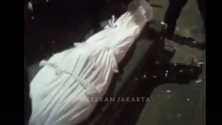 Heboh Jenazah Keluar dari Peti Jam 3 Pagi, Pintu Mobil Ambulans Mendadak Terbuka