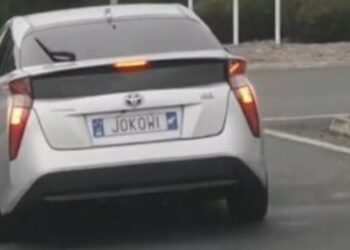 Mobil Berplat Jokowi