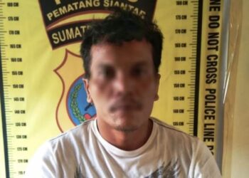 Riswan Sinaga Diamankan Petugas Polsek Siantar Selatan, Barang Buktinya 1 Buah Gigi Riswan Sinaga Diamankan Petugas Polsek Siantar Selatan, Barang Buktinya 1 Buah Gigi