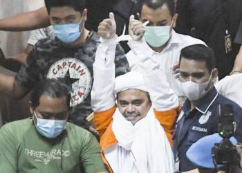 Hukuman Rizieq: 4 Tahun 8 Bulan Bui, Denda Rp20 Juta