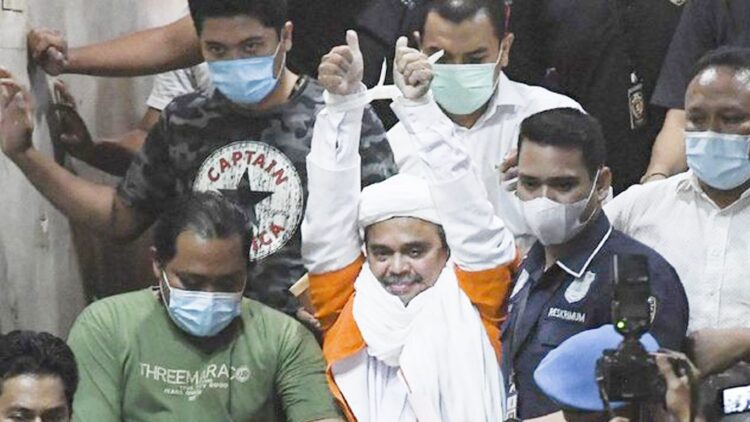 Hukuman Rizieq: 4 Tahun 8 Bulan Bui, Denda Rp20 Juta