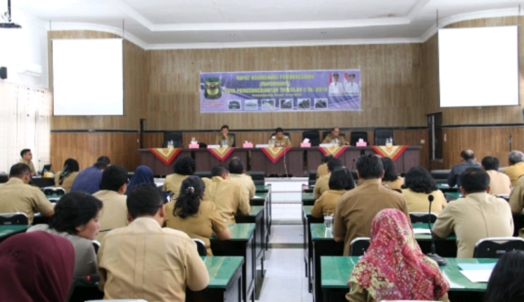 Tak Bayar Pajak, Penertiban Bilboard dan Tiang Baliho di Kota Siantar Terus Berlanjut