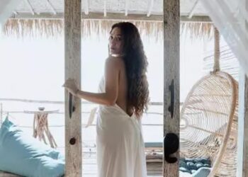 Siti Badriah Pakai Gaun Tembus Pandang, Body Jadi Fokus Utama Netizen Siti Badriah Pakai Gaun Tembus Pandang, Body Jadi Fokus Utama Netizen