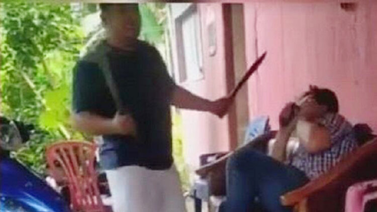 Viral Pelanggan Nyaris Tebas Petugas PLN Karena Meteran Palsu
