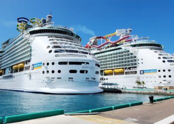 Tarif Parkir Kapal Pesiar Sehari Bisa untuk Beli Rumah Mewah... Tarif Parkir Kapal Pesiar