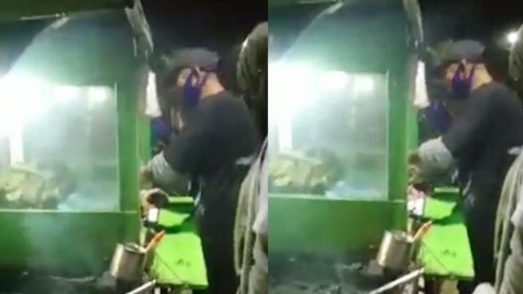 Dagangan Diborong Habis, Penjual Sate Tambah Kaget Usai Pembeli Buka Masker