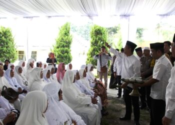 Sehat Walafiat Tiba di Tanah Air, Walikota Tepung Tawari 149 Haji & Hajjah Asal Siantar Sehat Walafiat Tiba di Tanah Air, Walikota Tepung Tawari 149 Haji & Hajjah Asal Siantar