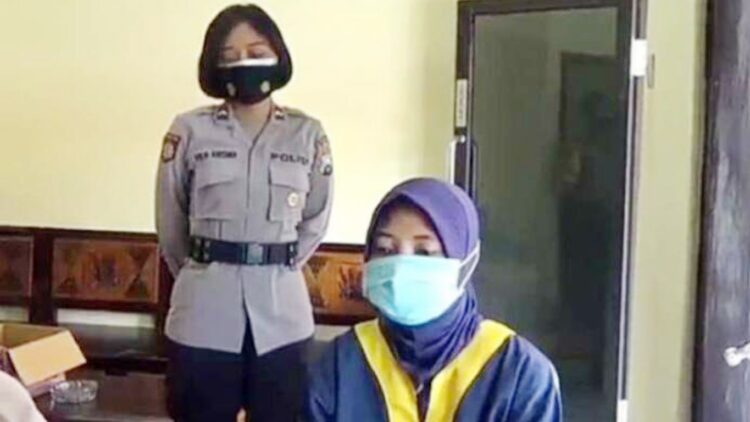 Bawa Pulang Ponsel Orang yang Jatuh, Seorang IRT Dipidana