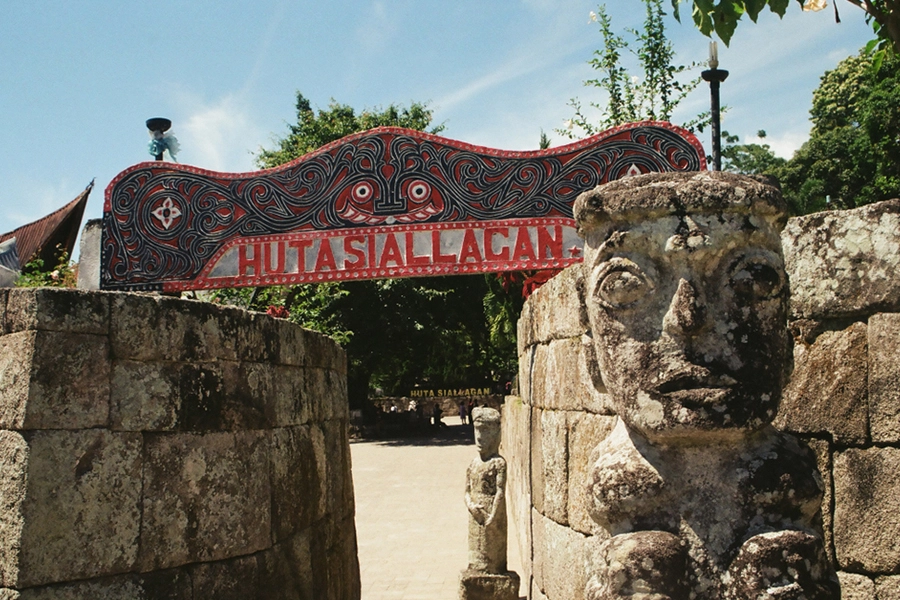 30 Spot Wisata Danau Toba Terbaik - Jelajahi dari Sisi Luar dan Dalam Spot Wisata Danau Toba Terbaik